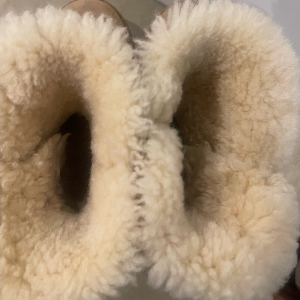 UGG Chestnut Shearling Lined Boots - Picture 5 of 7